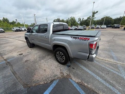Used 2020 Toyota Tacoma TRD Sport w/ Technology Package AWD/4WD image 5