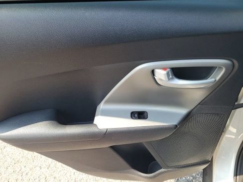 Used 2018 Kia Niro LX FWD image 28