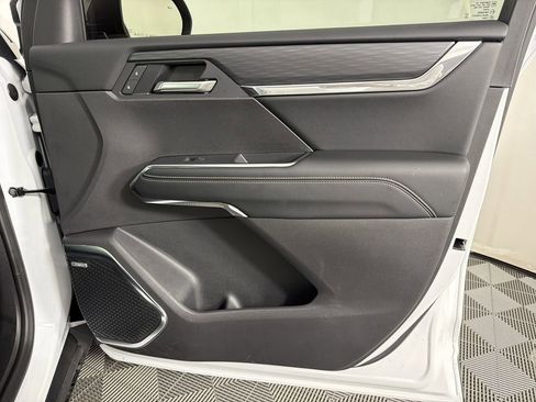 New 2025 GMC Acadia Elevation image 12