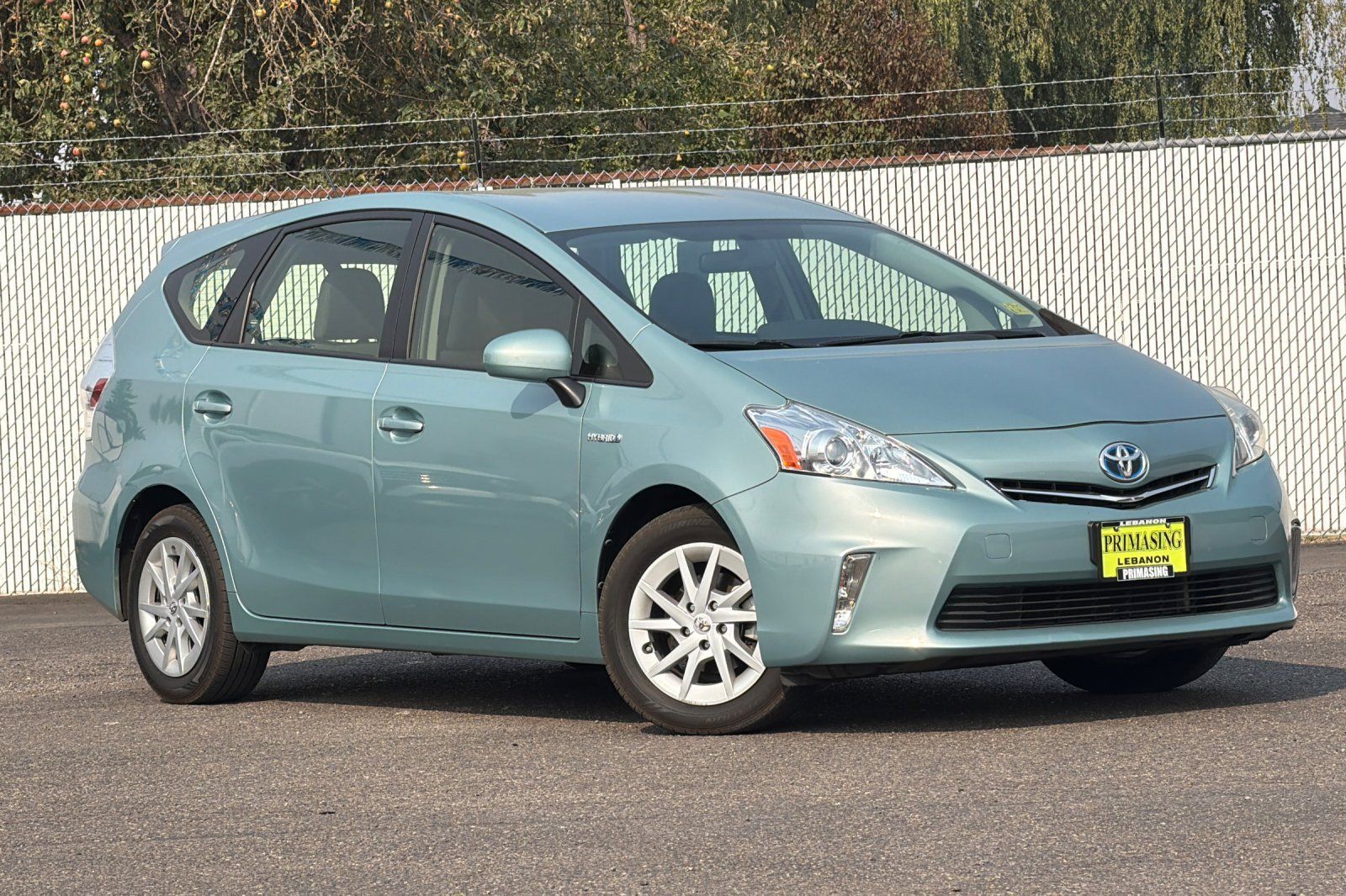 Used 2014 Toyota Prius V Three FWD image 2