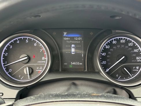 Used 2023 Toyota Camry SE FWD image 11