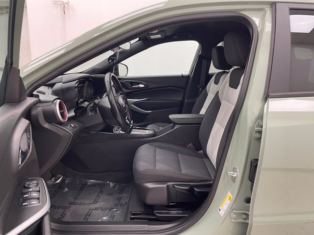 Used 2024 Chevrolet Trax RS w/ Driver Confidence Package FWD image 9