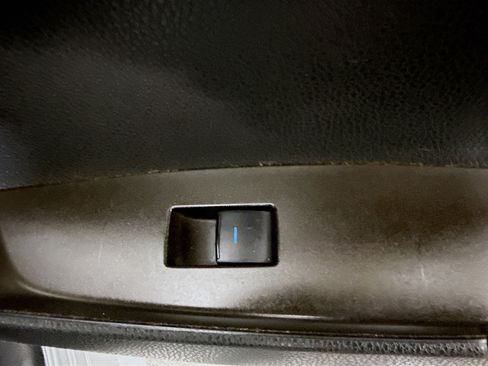 Used 2022 Toyota Camry SE image 30