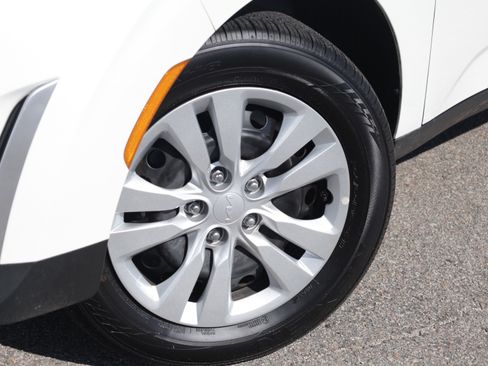 Used 2025 Kia Soul LX FWD image 21