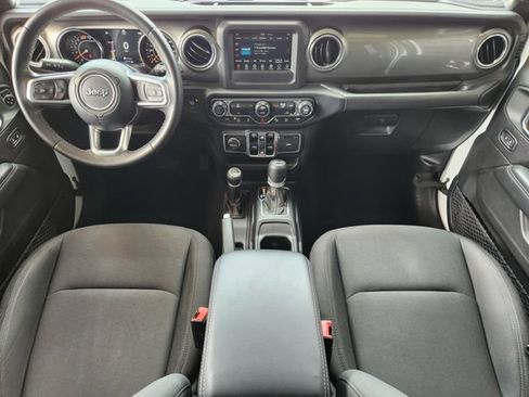 Used 2019 Jeep Wrangler Unlimited Sahara w/ Safety Group AWD/4WD image 26