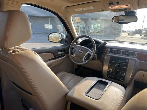 Used 2009 GMC Yukon SLT w/ Regional Value Package image 18