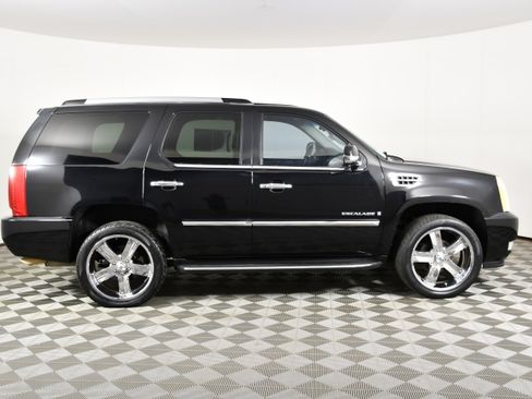 Used 2007 Cadillac Escalade AWD w/ Information Package image 5