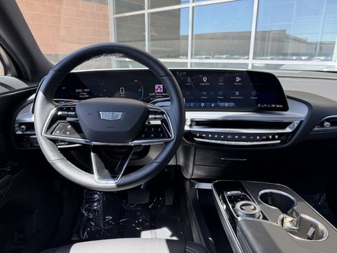 Used 2024 Cadillac Lyriq Sport RWD image 16