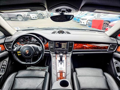 Used 2014 Porsche Panamera 4S image 16