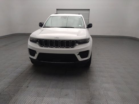 Used 2024 Jeep Grand Cherokee Laredo RWD image 15