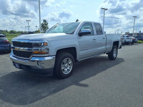 Used 2018 Chevrolet Silverado 1500 LT w/ All Star Edition AWD/4WD image 3