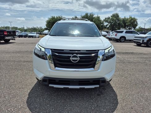 Certified 2025 Nissan Pathfinder Platinum w/ Cargo Package FWD image 2