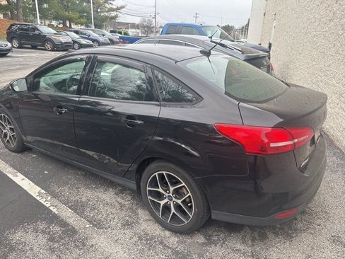 Used 2018 Ford Focus SEL w/ Cold Weather Package image 3