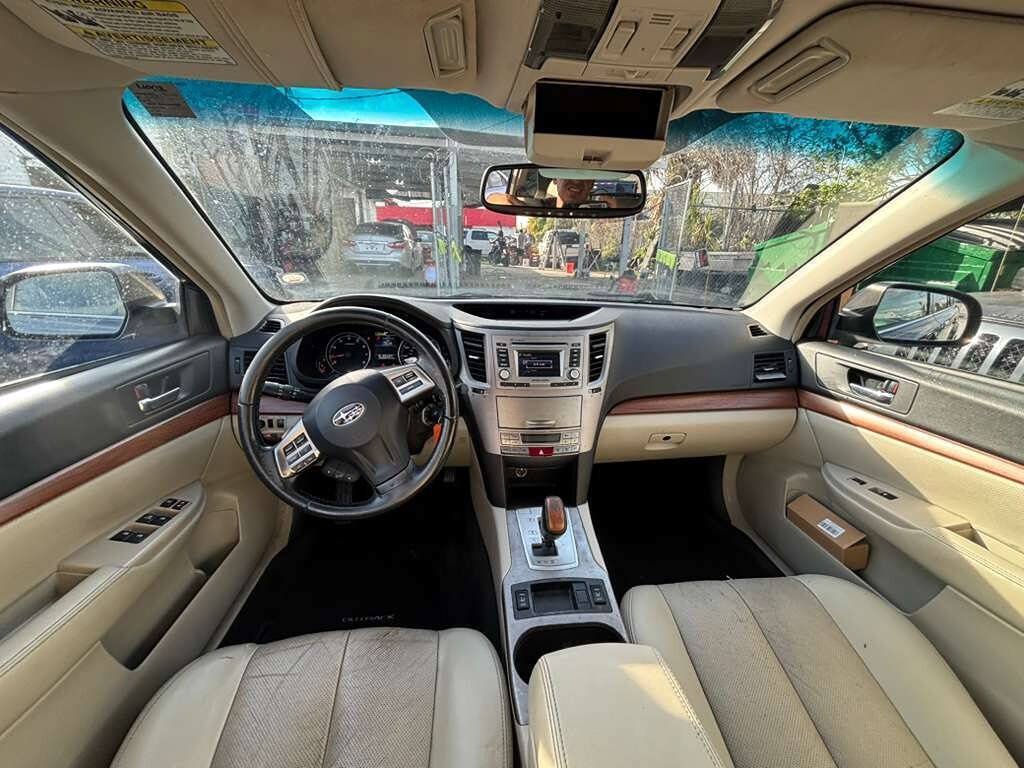 Used 2013 Subaru Outback 2.5i Limited w/ Moonroof Pkg AWD/4WD image 4