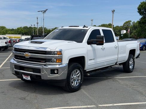 Used 2019 Chevrolet Silverado 2500 LT w/ LT Convenience Package AWD/4WD image 7