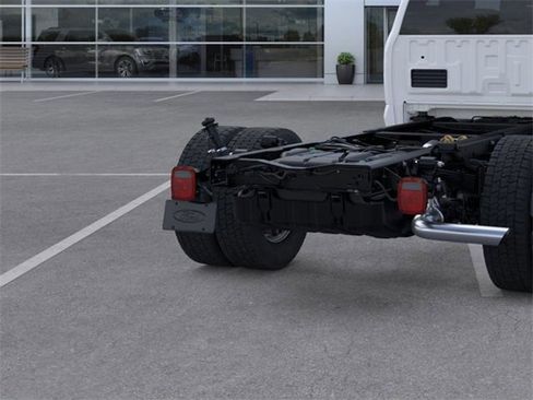 New 2025 Ford F550 2WD Regular Cab Super Duty image 21