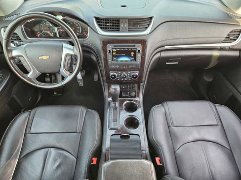 Used 2017 Chevrolet Traverse LT image 24