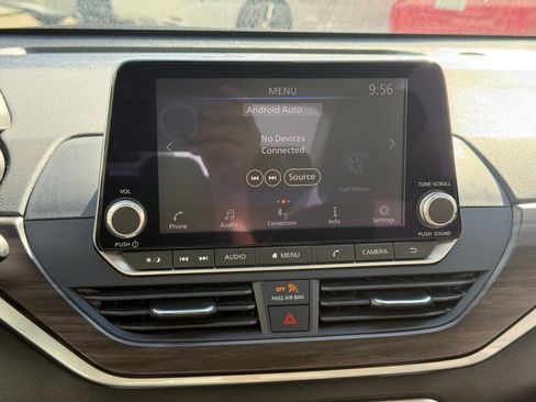 Used 2023 Nissan Altima 2.5 SV image 15