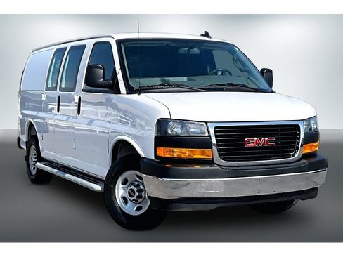 Used 2025 GMC Savana 2500 w/ Driver Convenience Package RWD image 3