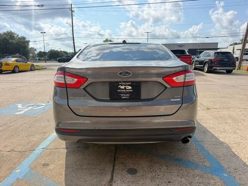 Used 2014 Ford Fusion SE FWD image 6