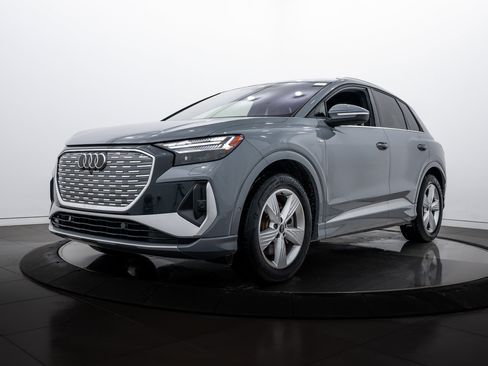 Used 2024 Audi Q4 e-tron Prestige image 6