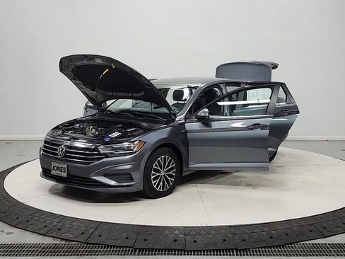 Used 2019 Volkswagen Jetta SE FWD image 12