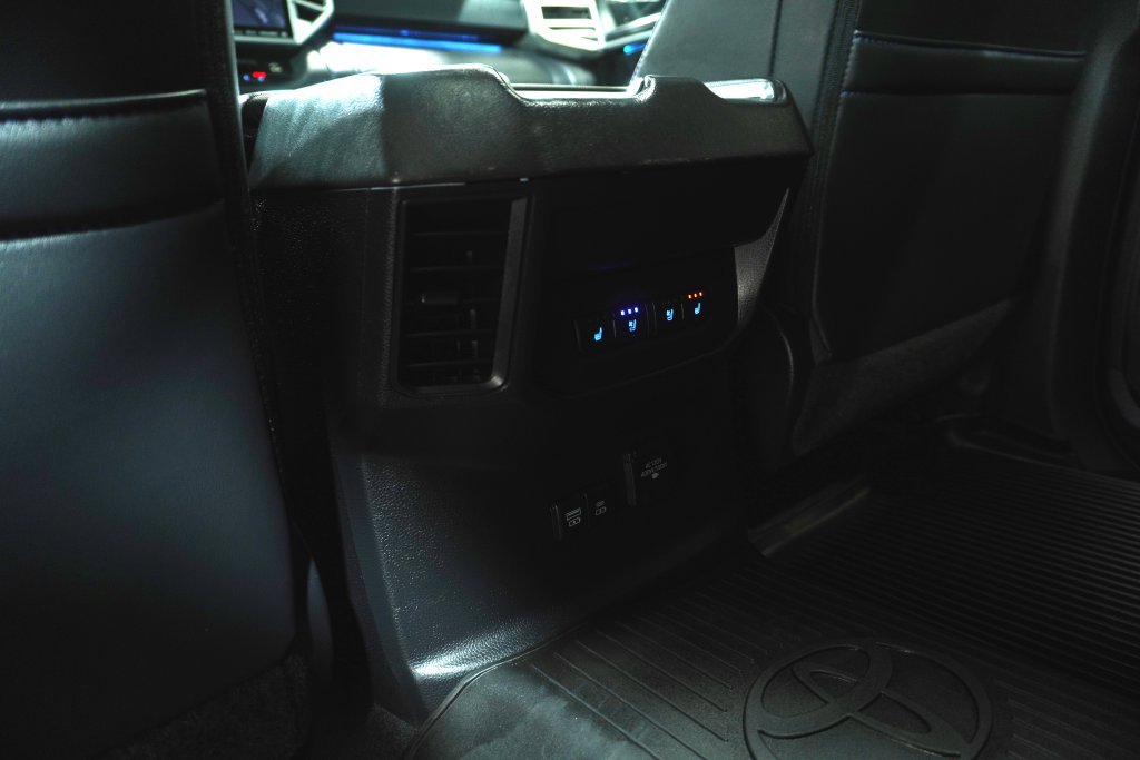 Used 2023 Toyota Tundra Platinum AWD/4WD image 16