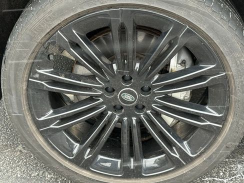 Used 2023 Land Rover Range Rover Long Wheelbase SE image 10