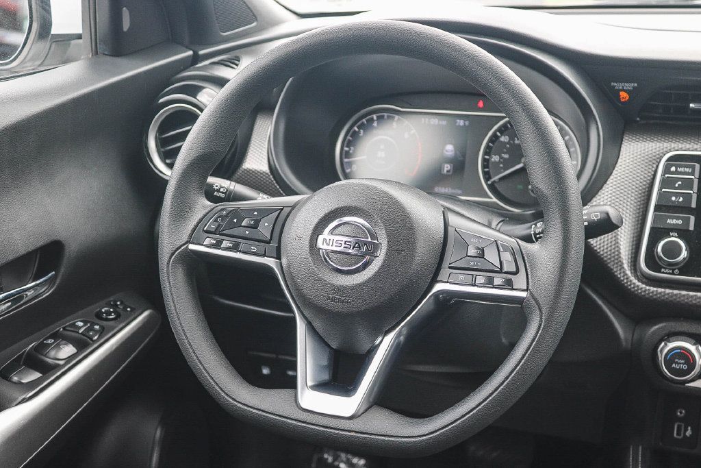 Used 2019 Nissan Kicks SV w/ Exterior Package FWD image 18