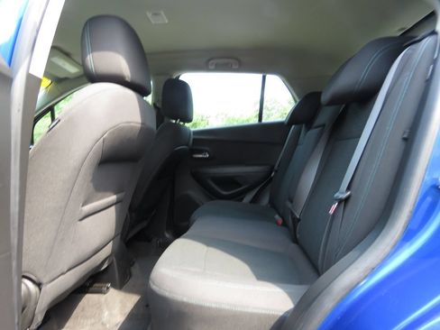 Used 2016 Chevrolet Trax LS AWD/4WD image 19