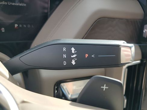 New 2026 GMC Yukon Denali w/ Sun & Power Step Package image 37