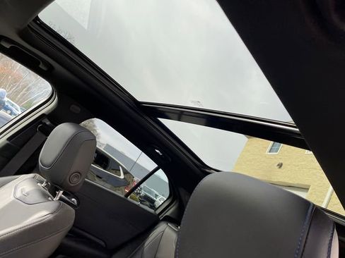 Used 2024 Cadillac XT4 Sport image 40