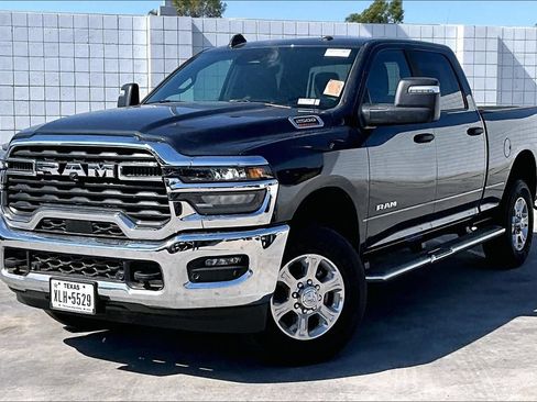 Used 2026 RAM 2500 Big Horn AWD/4WD image 2