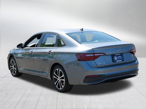 Certified 2023 Volkswagen Jetta Sport FWD image 5