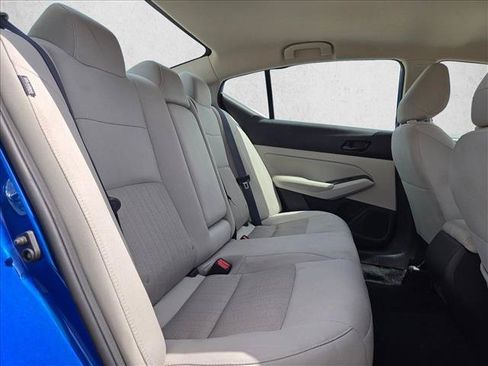 Used 2025 Nissan Altima 2.5 SV FWD image 18