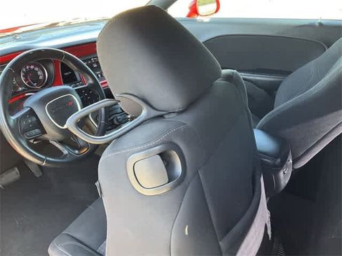 Used 2022 Dodge Challenger SXT image 14