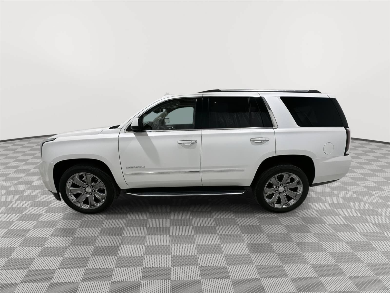 Used 2016 GMC Yukon Denali w/ Open Road Package AWD/4WD image 2