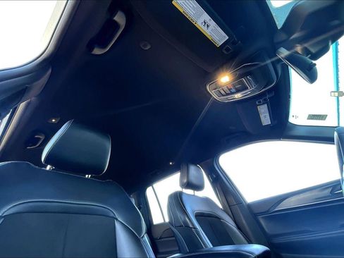 Used 2023 Jeep Grand Cherokee L Laredo image 22