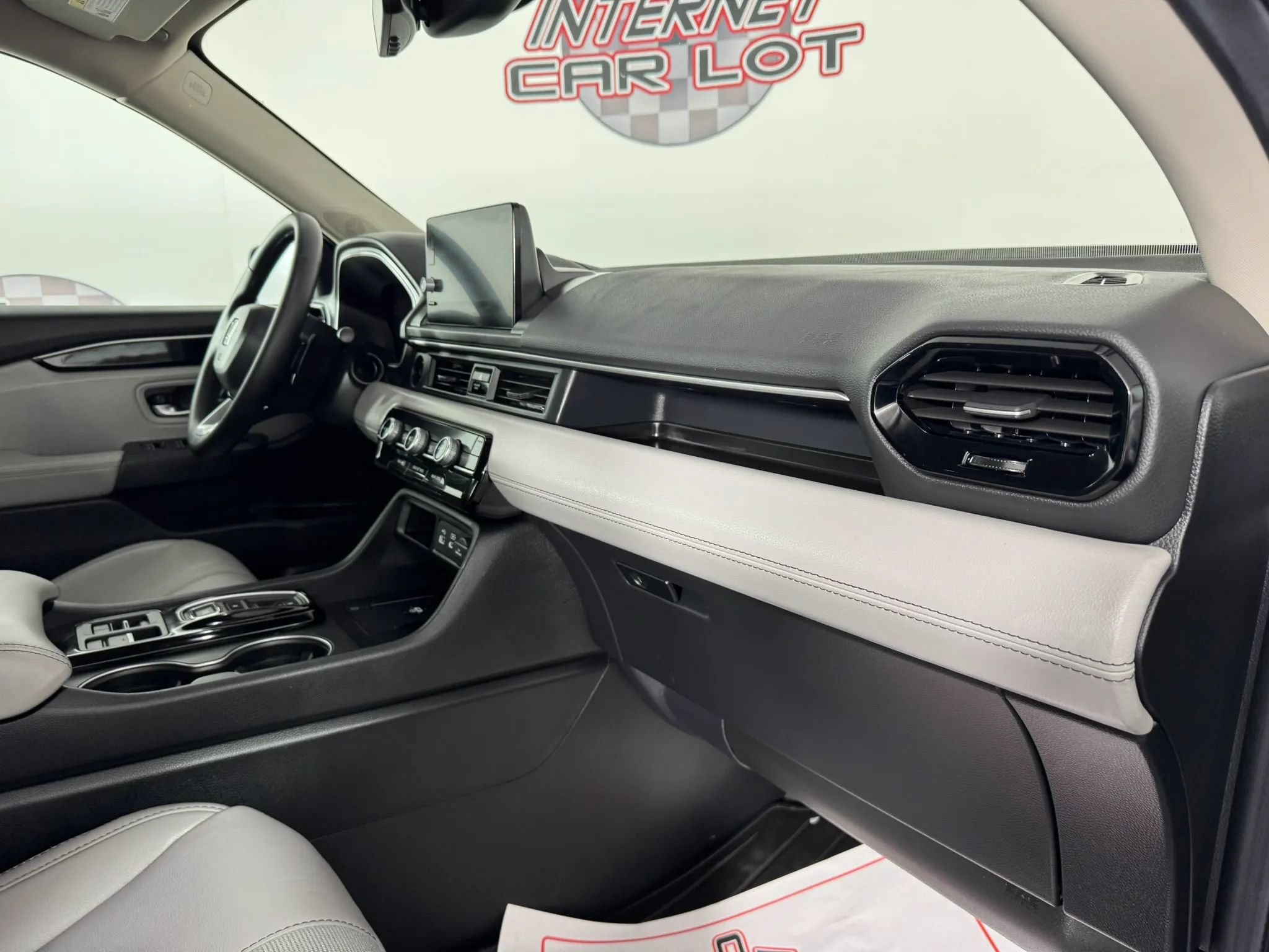 Used 2025 Honda Pilot EX-L image 12