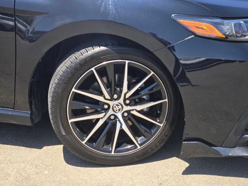 Used 2023 Toyota Camry SE FWD image 9