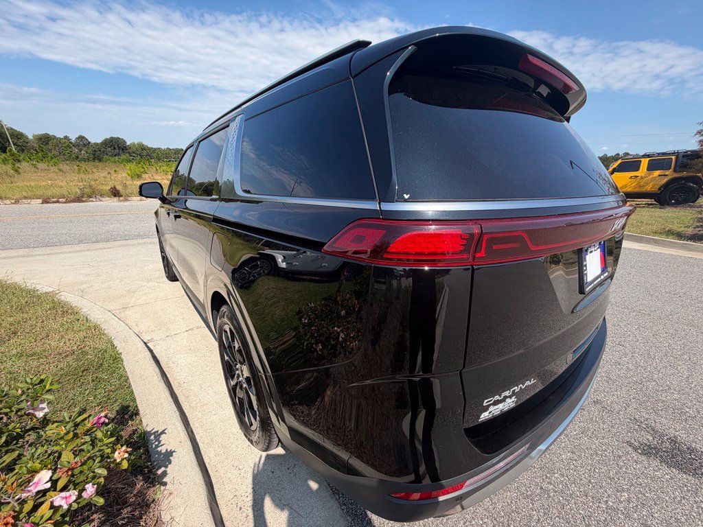 Used 2024 Kia Carnival SX Prestige FWD image 4