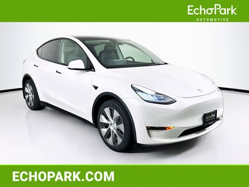 Used 2021 Tesla Model Y Long Range AWD/4WD image 1