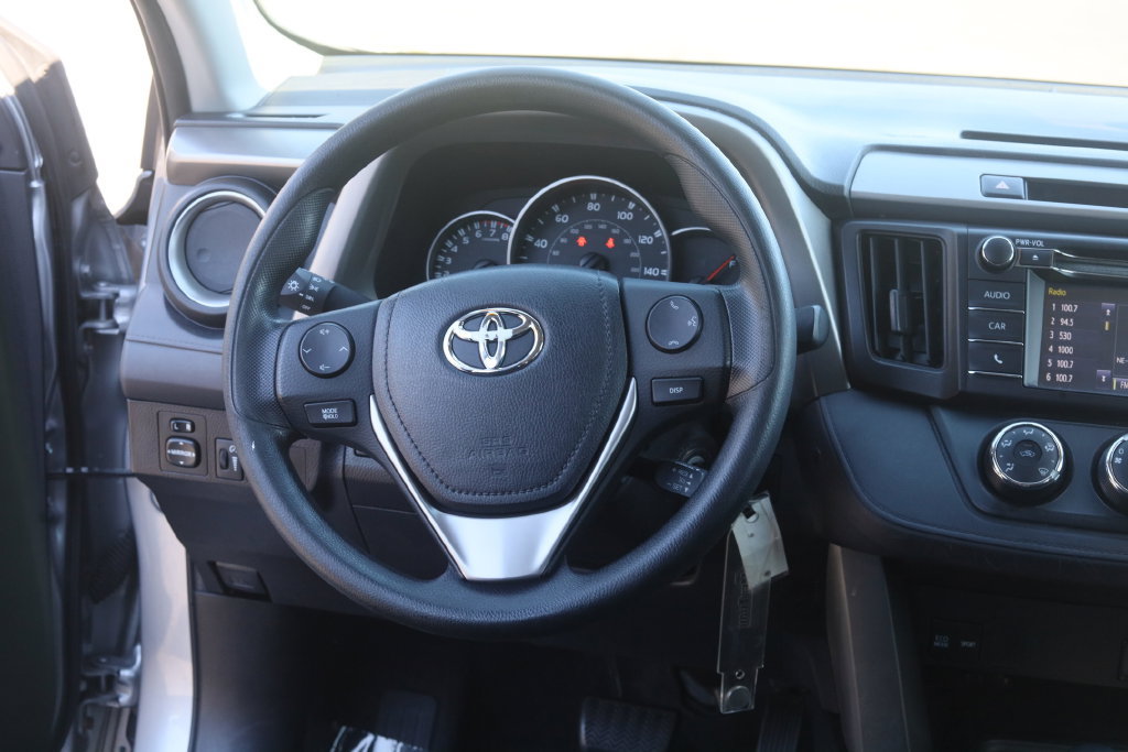 Used 2016 Toyota RAV4 LE AWD/4WD image 20