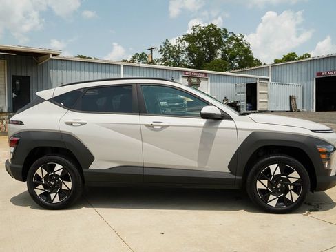 Used 2025 Hyundai Kona SEL AWD/4WD image 3