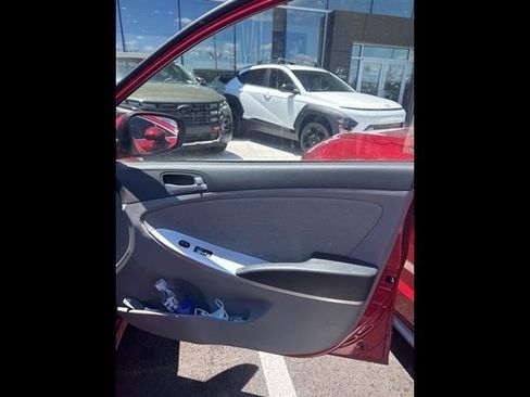 Used 2013 Hyundai Accent GS FWD image 10