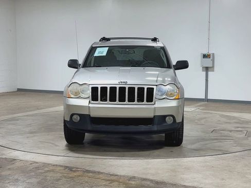 Used 2010 Jeep Grand Cherokee Laredo AWD/4WD image 3