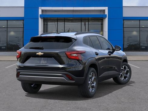 New 2026 Chevrolet Trax LT w/ LT Convenience Package FWD image 4