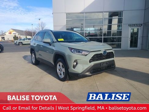 Used 2020 Toyota RAV4 XLE image 1