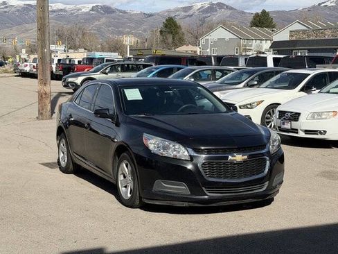 Used 2015 Chevrolet Malibu LT image 2