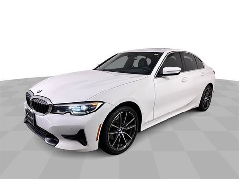Used 2019 BMW 330i xDrive Sedan w/ Premium Package image 4